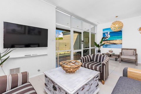 Maylands Coastal Vibes - New South Wales Tourism  2