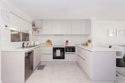 Maylands Riverside City Retreat - New South Wales Tourism  2