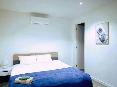 Melbourne Airport Area 3Bedroom House Strathmore Heights - New South Wales Tourism  1