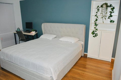 Melton Home Stay - New South Wales Tourism  1