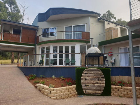 Merry Mary - New South Wales Tourism  0