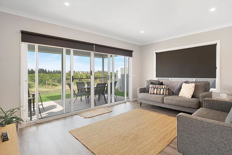 Milawa Vineyard Views - Guesthouse 1 - New South Wales Tourism  3
