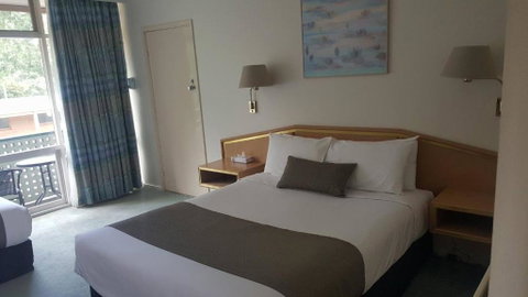 Moe Parklands Motel - New South Wales Tourism  0
