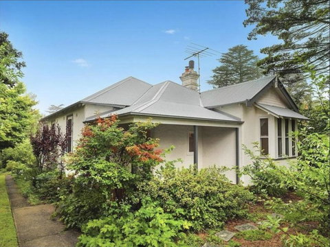 Mintie Cottage On Leura Mall - New South Wales Tourism  0