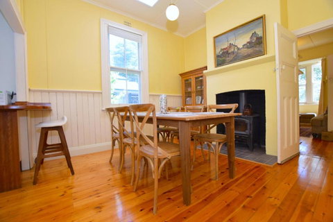 Mintie Cottage On Leura Mall - New South Wales Tourism  3