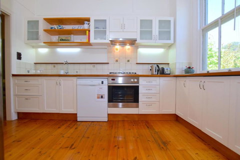 Mintie Cottage On Leura Mall - New South Wales Tourism  2