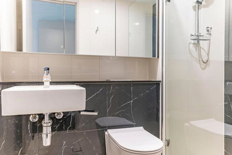 Modern 2B With Loft Bed Parking Central Mascot - New South Wales Tourism  1