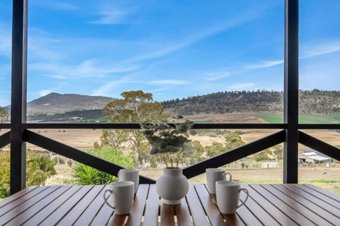 Modern And Scenic Valley Escape - New South Wales Tourism  2
