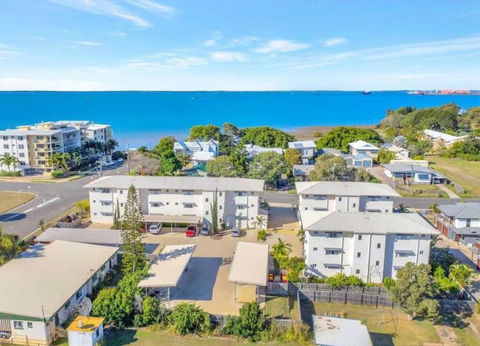 Modern Beach Apartment - New South Wales Tourism  0