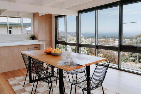 Modern Home Overlooking River - New South Wales Tourism  0
