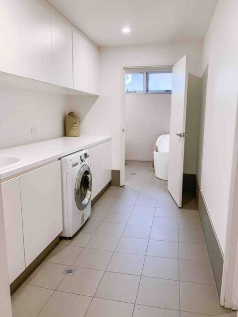 Modern House Close To CBD & Adelaide Oval - New South Wales Tourism  2