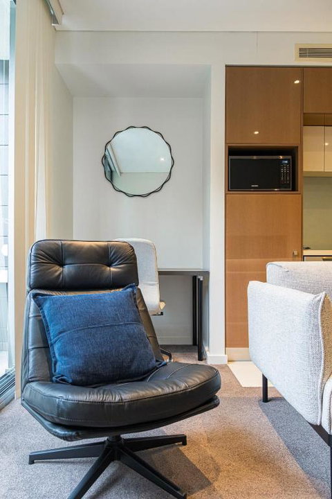 Modern Urban Retreat 1BR Apt Near Chatswood - New South Wales Tourism  1