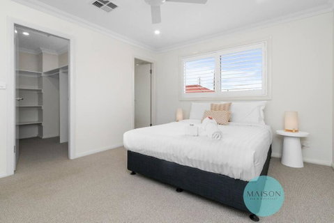 Modern Townhouse In The Heart Of Adamstown - New South Wales Tourism  1