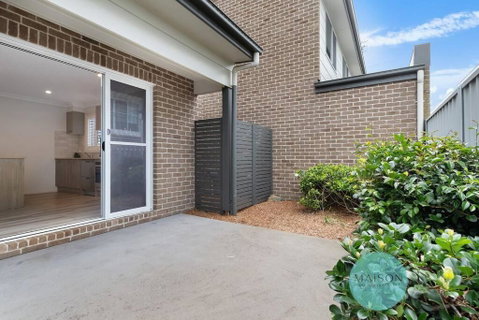 Modern Townhouse In The Heart Of Adamstown - New South Wales Tourism  3