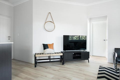 Minimalist Exec 2bdr Near River - New South Wales Tourism  1