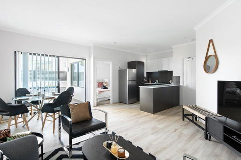 Minimalist Exec 2bdr Near River - New South Wales Tourism  3