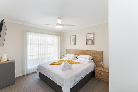 Morview Holiday Homes-Implala - New South Wales Tourism  0