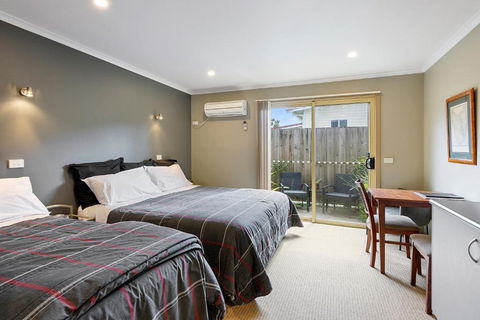 Motel Strahan - New South Wales Tourism  0