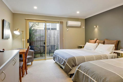 Motel Strahan - New South Wales Tourism  2
