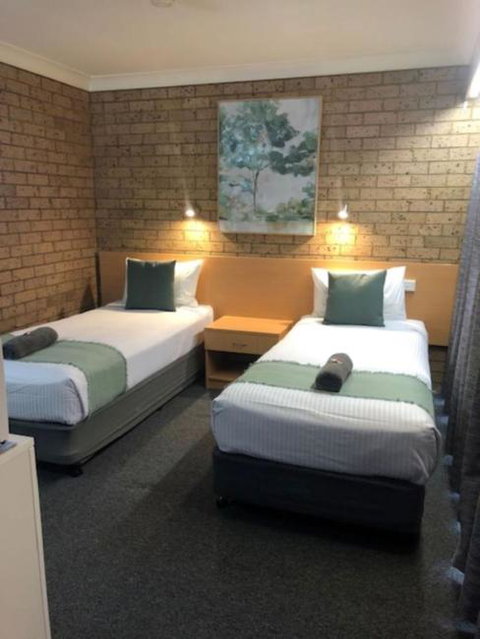 Muswellbrook Motor Inn - New South Wales Tourism  1