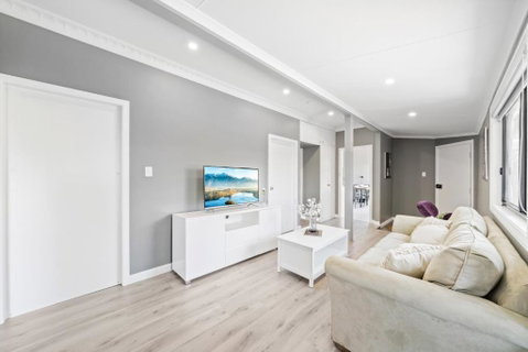 New 2 Bedroom House 500m To Mall With Free Parking - New South Wales Tourism  2