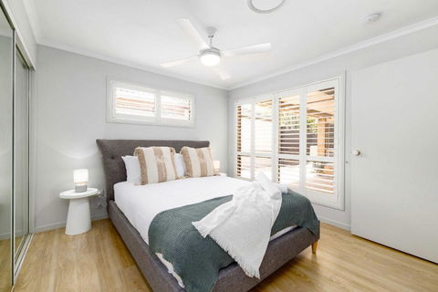 NEW 3BR Serene Creekside Retreat In Helensvale - New South Wales Tourism  1