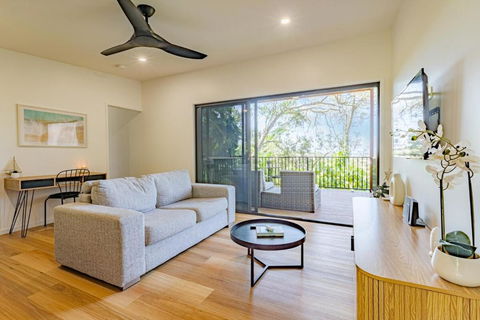 New - Our Treehouse Near Alex Beach - New South Wales Tourism  0