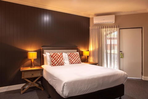 Nightcap At Archer Hotel - New South Wales Tourism  0