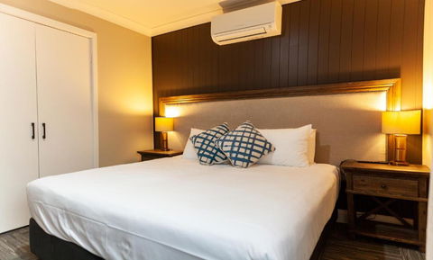 Nightcap At Archer Hotel - New South Wales Tourism  1
