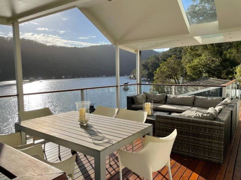 NINE At Berowra Waters, Luxury Waterfront With Hot Tub - New South Wales Tourism  1