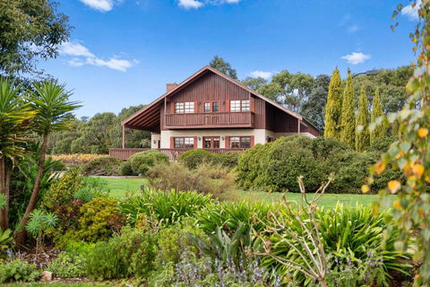 Northway Downs Estate Vineyard - New South Wales Tourism  0