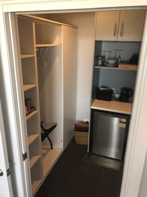 Number 10 -King Bed With Breakfast - New South Wales Tourism  2