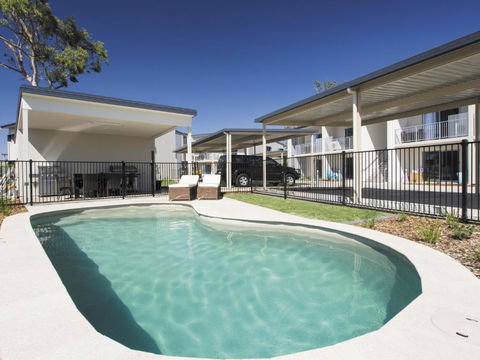 Oaks Middlemount Suites - New South Wales Tourism  0
