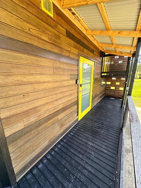 Ocean Breeze Tiny House - Ocean And Lake View - New South Wales Tourism  3