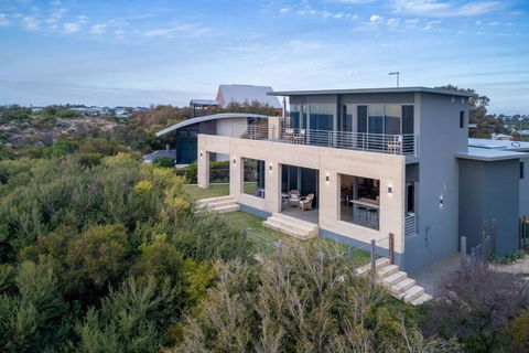 Oceanic I Private Properties - New South Wales Tourism  1