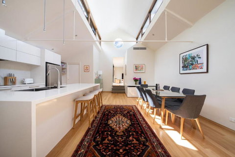 Oh So Collingwood - New South Wales Tourism  0