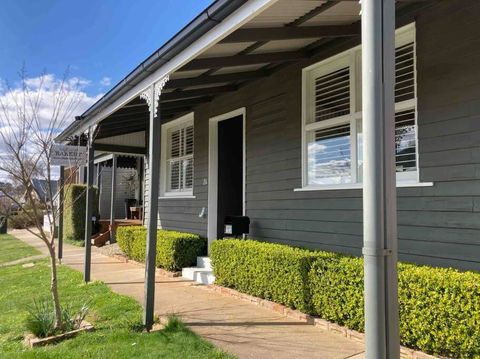 Old Bakery Cottage Millthorpe - New South Wales Tourism  0