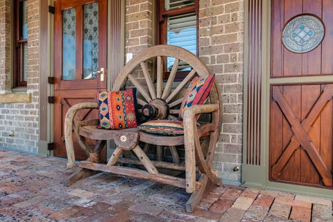 Old Bank Boutique Hotel - New South Wales Tourism  3