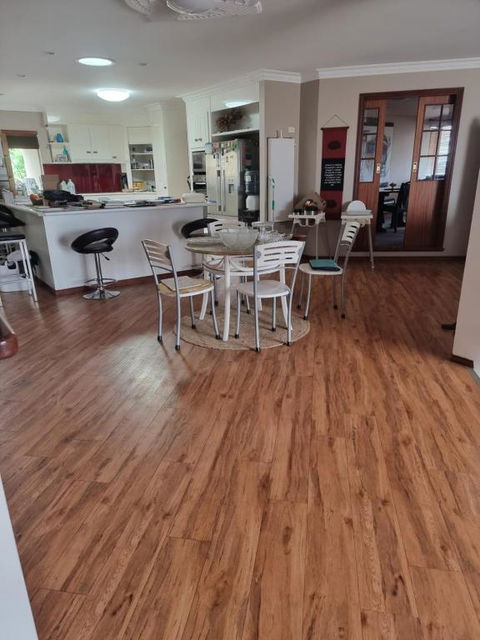 Open Plan Large Home - New South Wales Tourism  0