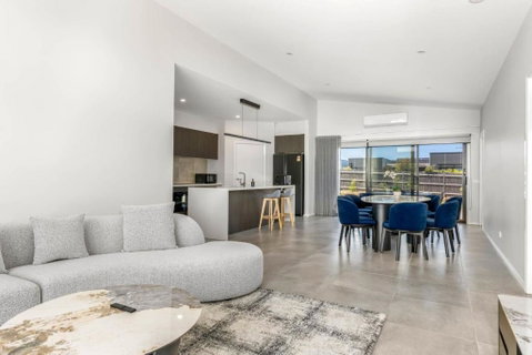 Opulence Cove - New South Wales Tourism  0