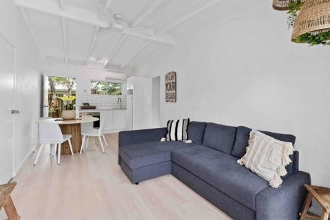 PA2 Stunning Sunshine Beach Apt Pets Welcome - New South Wales Tourism  0