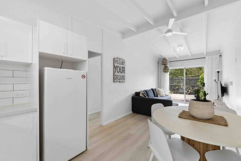 PA2 Stunning Sunshine Beach Apt Pets Welcome - New South Wales Tourism  1