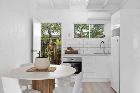 PA2 Stunning Sunshine Beach Apt Pets Welcome - New South Wales Tourism  2