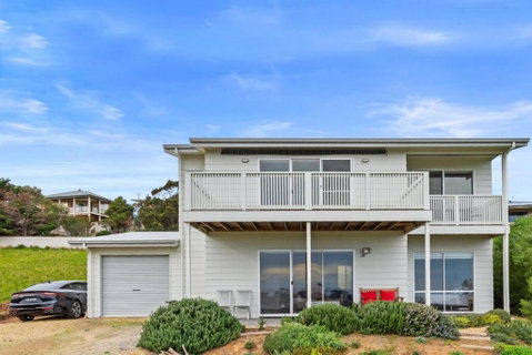 One Merino Panoramic Beach House Modern Sleeps 10 - New South Wales Tourism  0