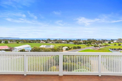 One Merino Panoramic Beach House Modern Sleeps 10 - New South Wales Tourism  3