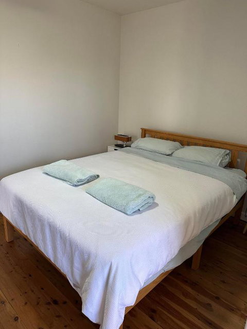 One Bedroom CBD Unit, Walk To Beaches & Cafes - New South Wales Tourism  1