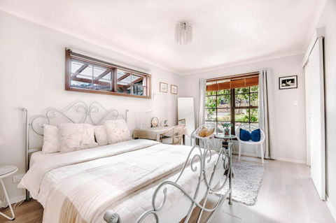 One-Bedroom Suite-Close To Beach And CBD - New South Wales Tourism  0