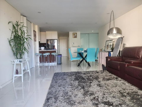 Parramatta Shared Apartment - New South Wales Tourism  0