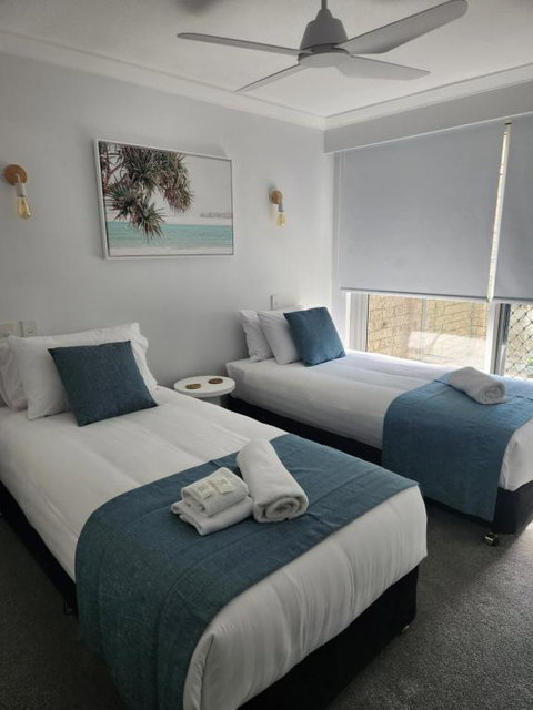 Pacific Surf Absolute Beachfront Apartments - New South Wales Tourism  3