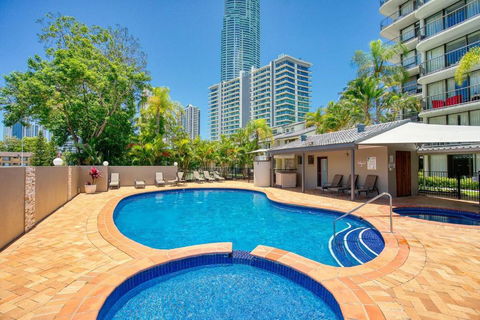 Paradise Bound - Central And Modern At Surfers - New South Wales Tourism  1